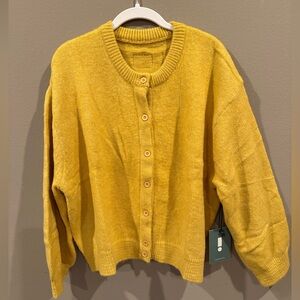 Daily Drills Button Up Sweater 
Honeygold 
Size M/L

New With Tags